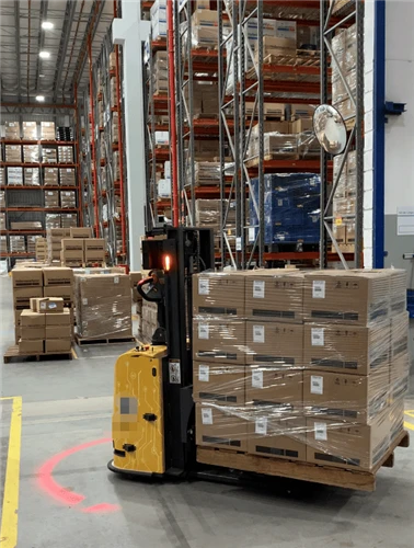 Reeman Rhino Autonomous Forklift Deployed At A Major Logistics Company in Bra...